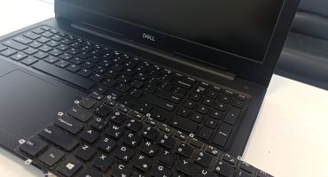 Dell Vostro 3580 – Αλλαγή ενσωματωμένου πληκτρολογίου με πλήρη αποσυναρμολόγηση