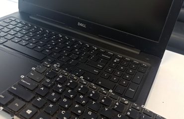 Dell Vostro 3580 – Αλλαγή ενσωματωμένου πληκτρολογίου με πλήρη αποσυναρμολόγηση