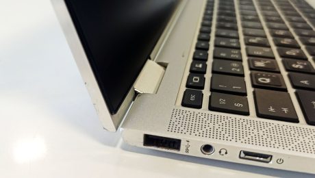 Σπασμένος μεντεσές σε HP EliteBook x360 μετά την επισκευή