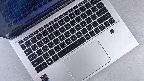 refurbished-laptop-top-view-blog