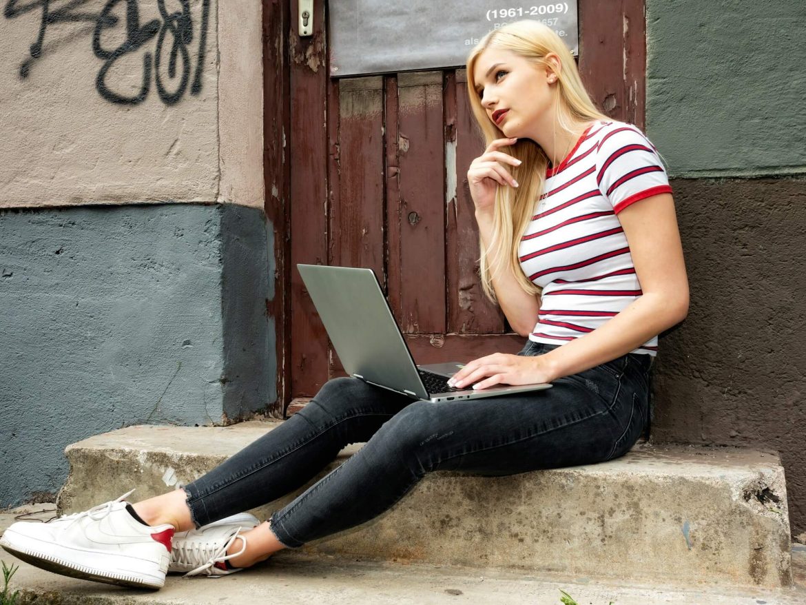 thinking-of-what-laptop-to-choose-blog