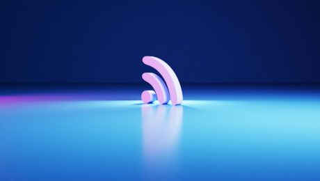 Wi-Fi 7 router και laptop με ασύρματη σύνδεση